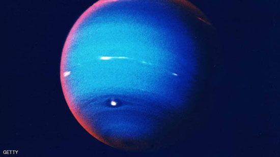 يتموضع خلف الكوكب الأزرق (نبتون) في حزام كويبر