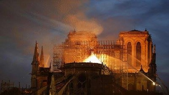  ماهر فرغلي : حزين جدا على حريق كنيسة نوتردام 
