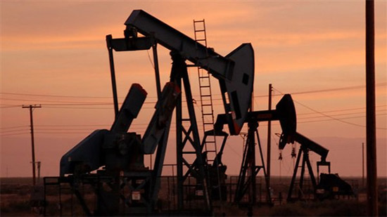 
النفط يواصل ارتفاعة لأكثر من 2% بعد تشديد القيود على إيران
