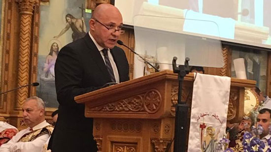 سفير مصر بالإمارات يشارك في قداس عيد القيامة بأبو ظبي