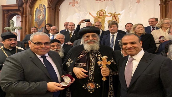  البابا يهنئ السفير والقنصل المصري بألمانيا بشهر رمضان ويشكرهم لمرافقته خلال الزيارة

