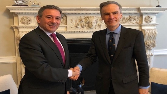 سفير مصر في لندن يلتقي وزير الدولة البريطاني الجديد لشئون الشرق الأوسط

