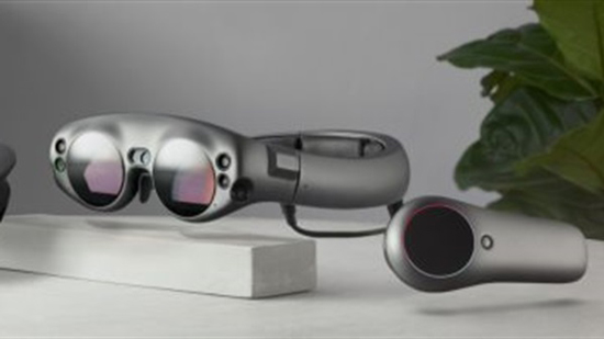 فيس بوك تستعد لإطلاق نظارات جديدة تدعم الواقع المعزز AR