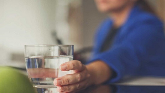 شرب كميات كبيرة من المياه يهدد الصحة