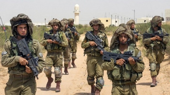 الادعاء العسكري الإسرائيلي يمنح حصانة للجنود الذين يقتلون فلسطينيين
