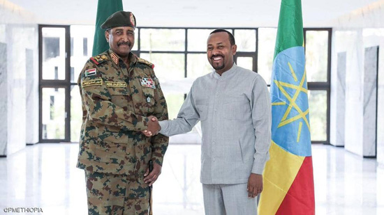 البرهان التقى آبي في أديس أبابا في مايو الماضي.