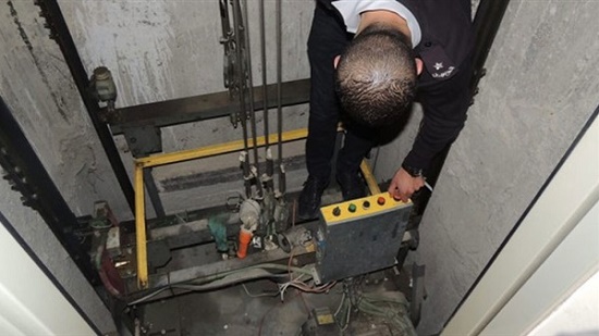 إنقاذ 7 أشخاص من الموت تعطل بهم مصعد هيئة السكك الحديدية في شبرا
