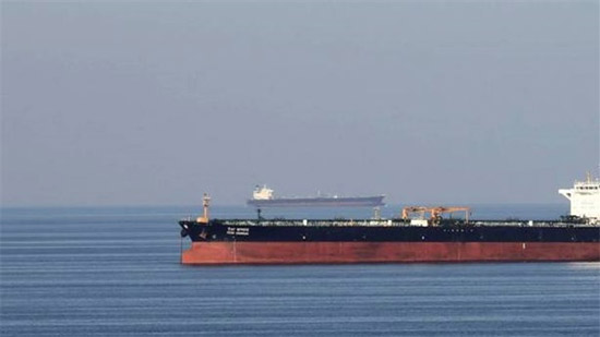 
مسئول بميناء إيراني ينفي أنباء غرق ناقلة بعد هجوم في خليج عمان
