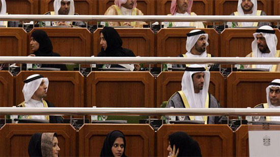 قرقاش: الإمارات ترفع تمثيل المرأة إلى نصف أعضاء المجلس الوطني الإتحادي