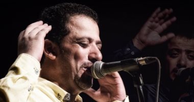 علي الهلباوي يغني الأشعار الصوفية في مسرحية 