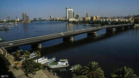 ارتفاع النمو وهبوط معدلات الدين العام في مصر