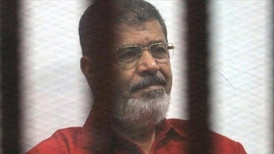 «الإداري» تنظر اليوم دعوى سحب النياشين والأوسمة من «مرسي»