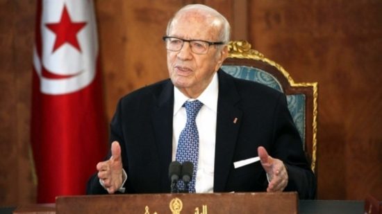  الجامعة العربية تنكس أعلامها حدادًا على رحيل الرئيس التونسي