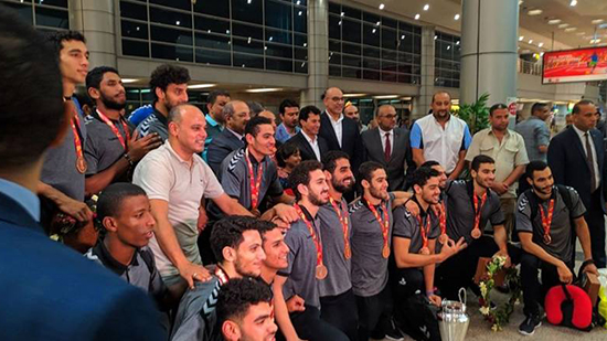 بالصور.. وصول بعثة منتخب مصر لكرة اليد بعد تحقيقهم برونزية كأس العالم