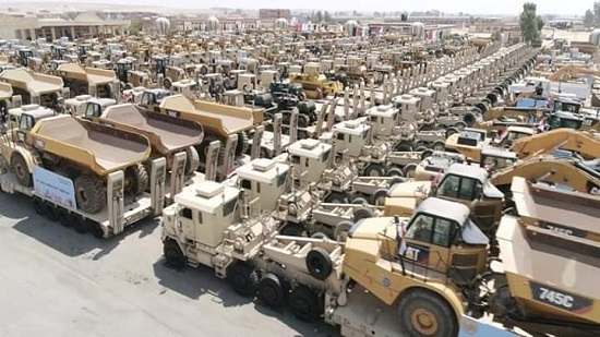  بالصور ... الجيش يدفع بآلاف المعدات للبدء في مشروع الصوب ببني سويف
