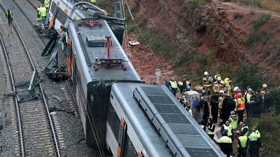 إصابة 22 شخصا إثر خروج قطار ركاب عن القضبان في كاليفورنيا