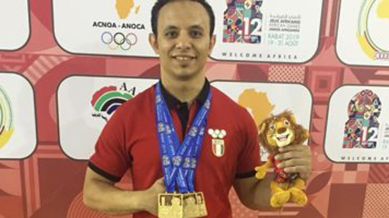 أحمد سعد يتوج بـ 3 ذهبيات فى رفع الأثقال بالألعاب الأفريقية