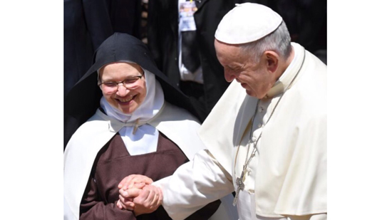  البابا فرنسيس للأمهات: عبر صلاتكن تأخذن الأبناء إلى أرض الميعاد.. الجميع يستند إلى صلاتكن
