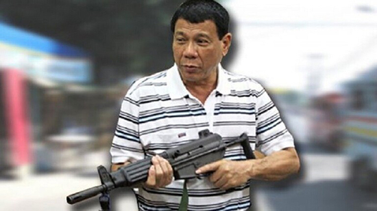 رئيس الفلبين يدعو مواطنيه لإطلاق النار على المسؤولين الذين يطالبونهم برشوة