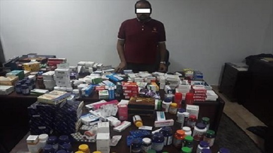 ضبط كمية كبيرة من الأدوية المحظور تداولها داخل صيدلية بمدينة نصر
