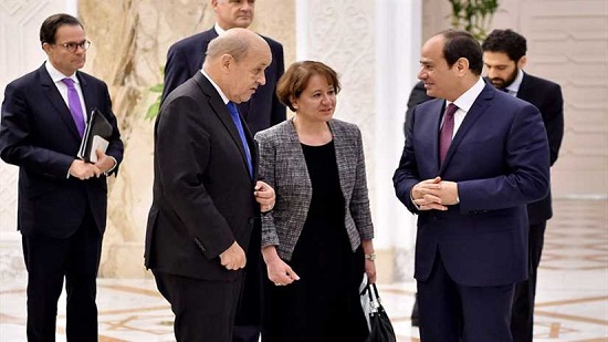 وزير خارجية فرنسا يغادر القاهرة
