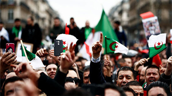  الطلبة الجزائريون يجددون رفضهم لإجراء الانتخابات الرئاسية 
