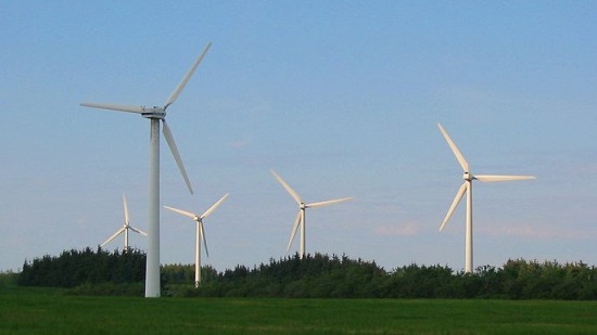بلومبرج: احتدام التنافس في قطاع توليد طاقة الرياح يؤدي لزيادة الاستغناء عن العمالة
