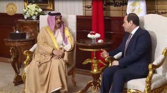الرئيس السيسي يتلقى اتصالاً هاتفيا من ملك البحرين