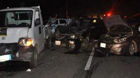 إصابة شخص إثر حادث تصادم بين سيارة و«توكتوك» بكفر الشيخ
