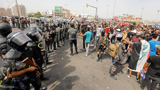 العراق.. حجب مواقع التواصل وكبح الإنترنت لمواجهة التظاهرات