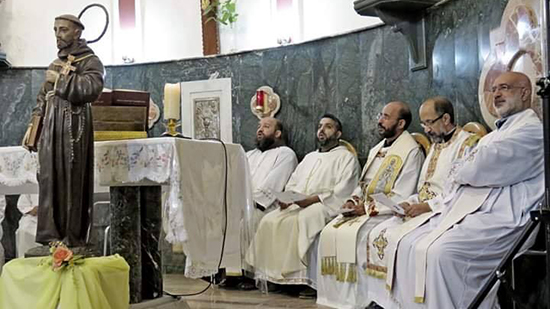احتفال رعية العائلة المقدسة بالأقصر بعيد القديس فرنسيس الأسيزي 