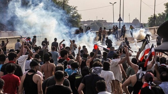 الأمن العراقي يطلق الرصاص في الهواء لتفريق مئات المتظاهرين
