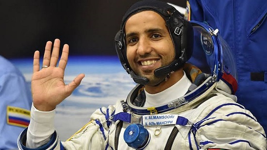  شاهد .. الشيخ محمد بن راشد يعلق على عودة أول رائد فضاء إمارتي إلى كوكب الأرض 
