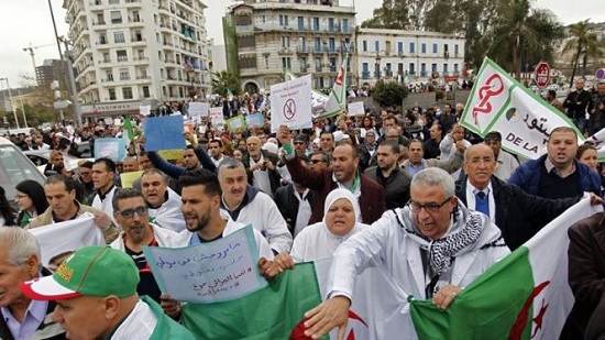  عاجل .. معتقلي الرأي في الجزائر يضربون عن الطعام 
