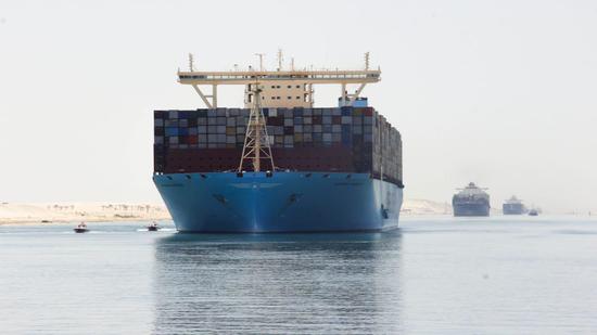 قناة السويس تسجل عبور 1523 سفينة خلال شهر سبتمبر بحمولات 98.9 مليون طن