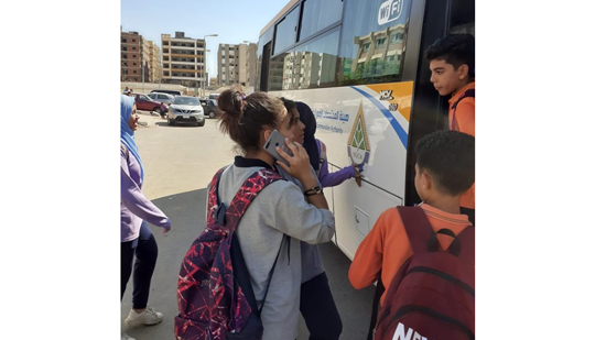 إستحداث 4 خطوط سير نقل جماعي لخدمة طلاب المدارس بمدينة الشروق