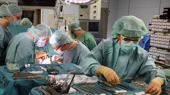 الجراحون الروس يجرون عملية ناجحة لوجه طفلة أمريكية (صورة)