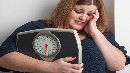 السمنة تجعلك عرضة للوفاة مبكرا بنسبة 20٪ إذا لم تخفض وزنك قبل منتصف العمر

