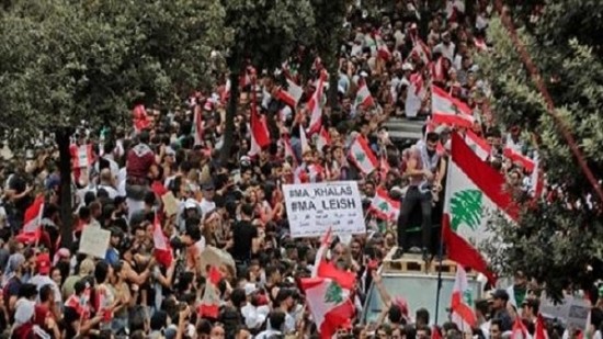  الحريري يدعم مطلب المتظاهرين بإجراء انتخابات نيابية مبكرة