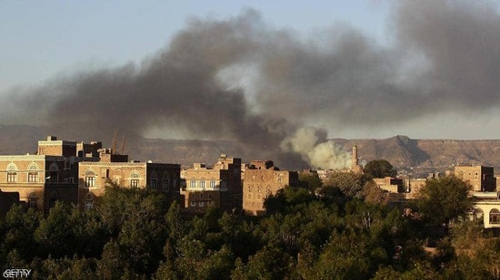 أرشيفية لغارة شنتها طائرات التحالف العربي على مواقع للحوثيين