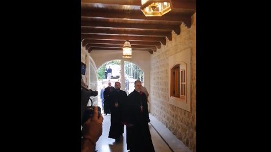 بالفيديو.. مجلس البطاركة والأساقفة الكاثوليك يتوافدون لـ«بكركي» اللبنانية