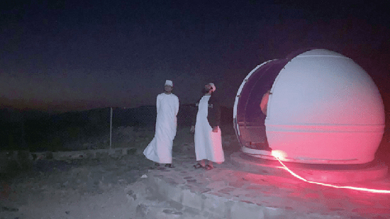 محمية الحجر الغربي لأضواء النجوم تجذب السياح في عمان