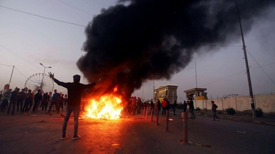 مقتل شخص وإصابة 53 آخرين بعد استخدام الشرطة للذخيرة الحية في العراق
