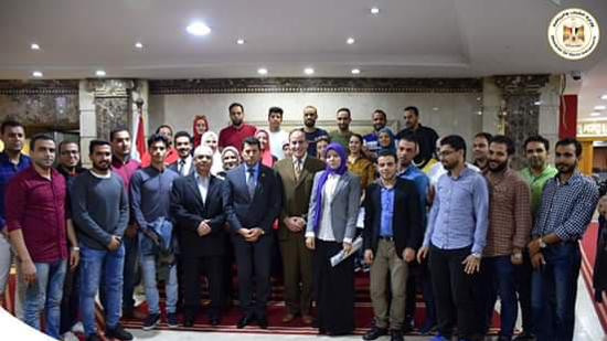 وزير الشباب والرياضة يلتقى الفائزين ببرنامج دعم المبادرات الشبابية 