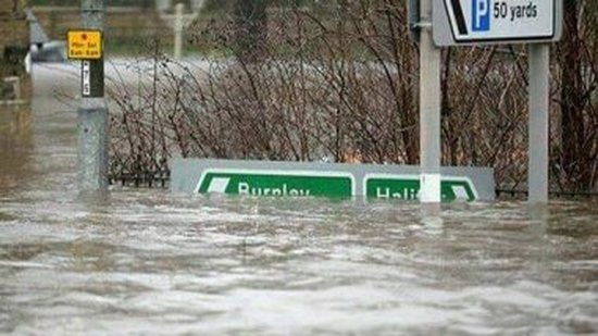 فيضانات وأمطار غزيرة تضرب أجزاء واسعة من شمال بريطانيا