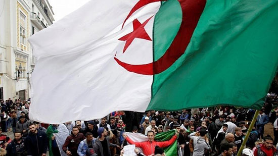  مقترح لإنهاء الأزمة السياسية في الجزائر والقضاء على رموز النظام السابق  
