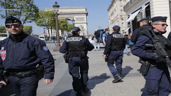 الشرطة الفرنسية تعتقل 105 من أصحاب 