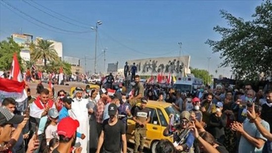 أستاذ علوم سياسية يتهم الحكومة العراقية بالتورط في قتل وقنص المتظاهرين