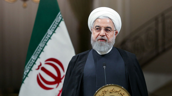 الرئيس الإيراني يجتمع بالمجلس الاقتصادي الأعلى على خلفية احتجاجات الوقود