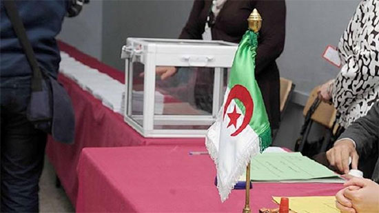 انطلاق حملات المرشحين للانتخابات الرئاسية الجزائرية وسط غياب المعارضة 